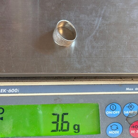 VTG Solid Sterling Silver 925 Rough Textured Tapered Band Ring Size 8 - Picture 8 of 9